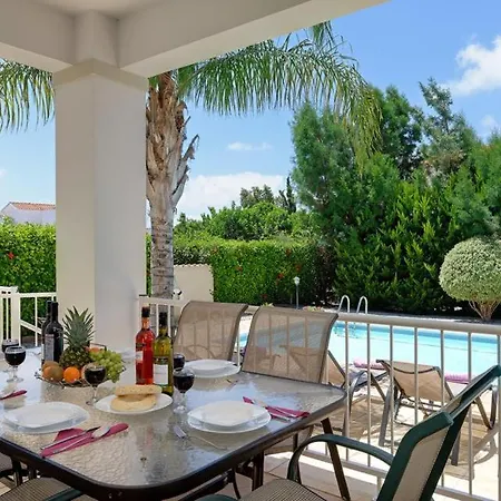 In Sleeps 7 With Pool Air Con And Wifi