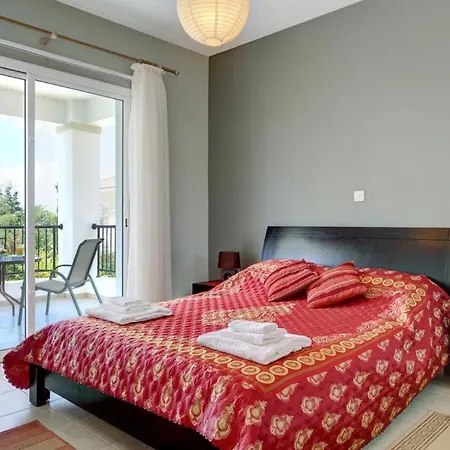 In Sleeps 7 With Pool Air Con And Wifi Villa