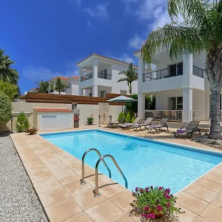 וילה In Sleeps 7 With Pool Air Con And Wifi