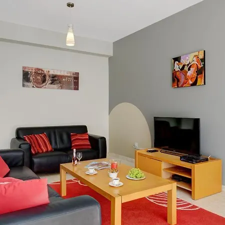 In Sleeps 7 With Pool Air Con And Wifi